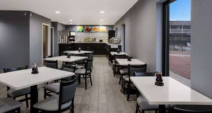 Quality Inn & Suites Big Rapids near University