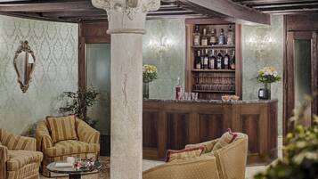 Bar (in der Unterkunft)