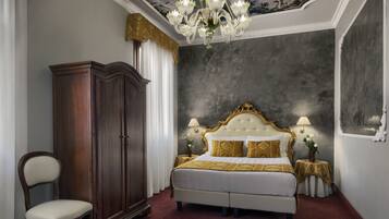 Daunenbettdecken, Minibar, Zimmersafe, Schreibtisch