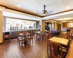 Desayuno buffet incluido todos los días 
