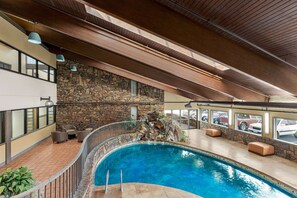 Una piscina techada
