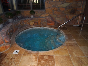 室内 SPA 浴缸