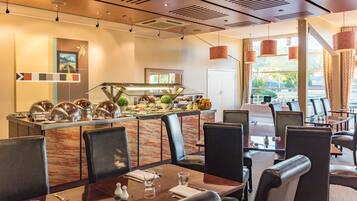 Daily buffet breakfast for a fee