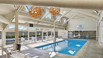 Indoor pool, outdoor pool, open 6:00 AM to 10:00 PM, pool loungers