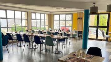 Breakfast, lunch, dinner served; French cuisine