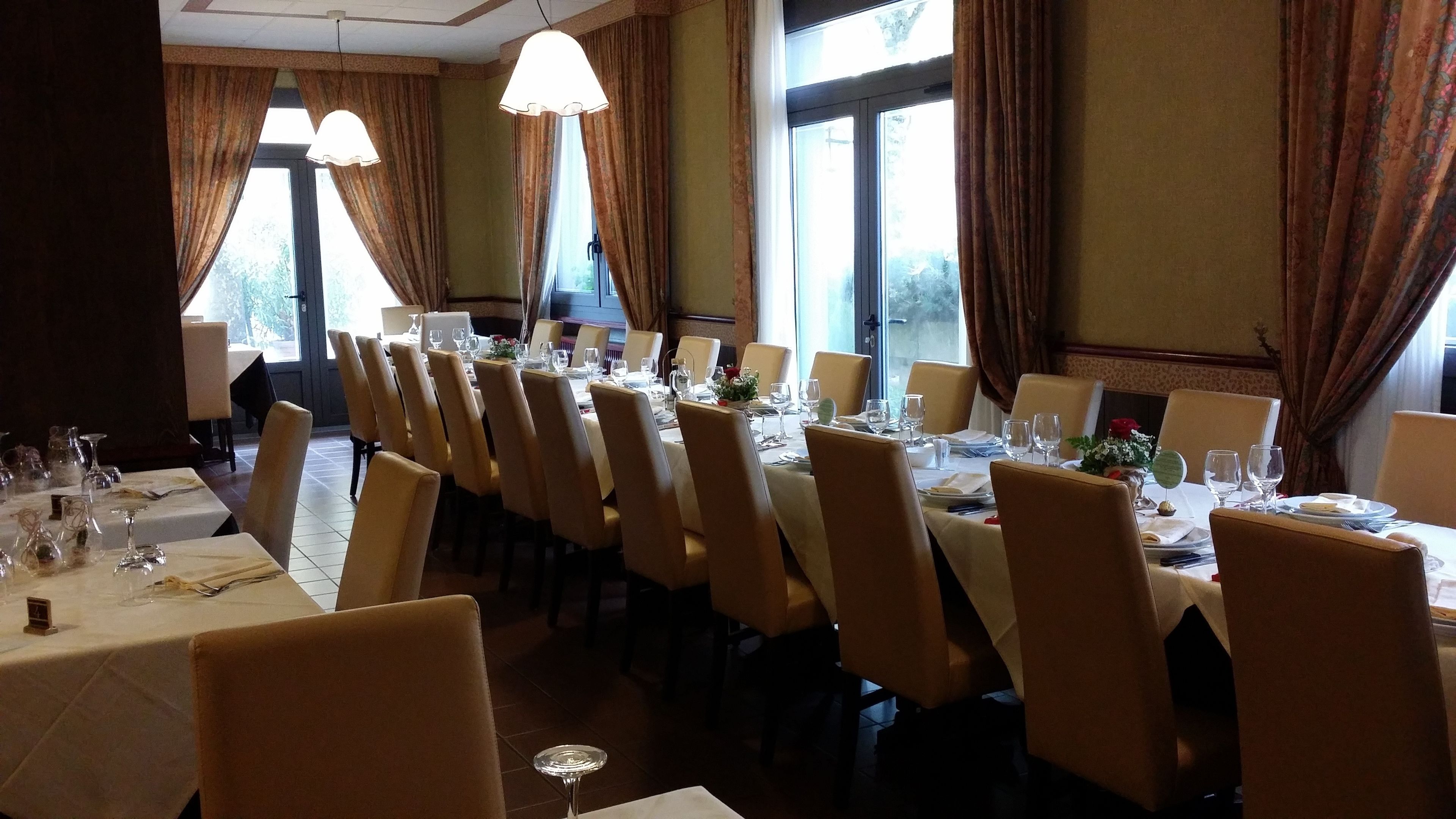 lunch and dinner served, garden views