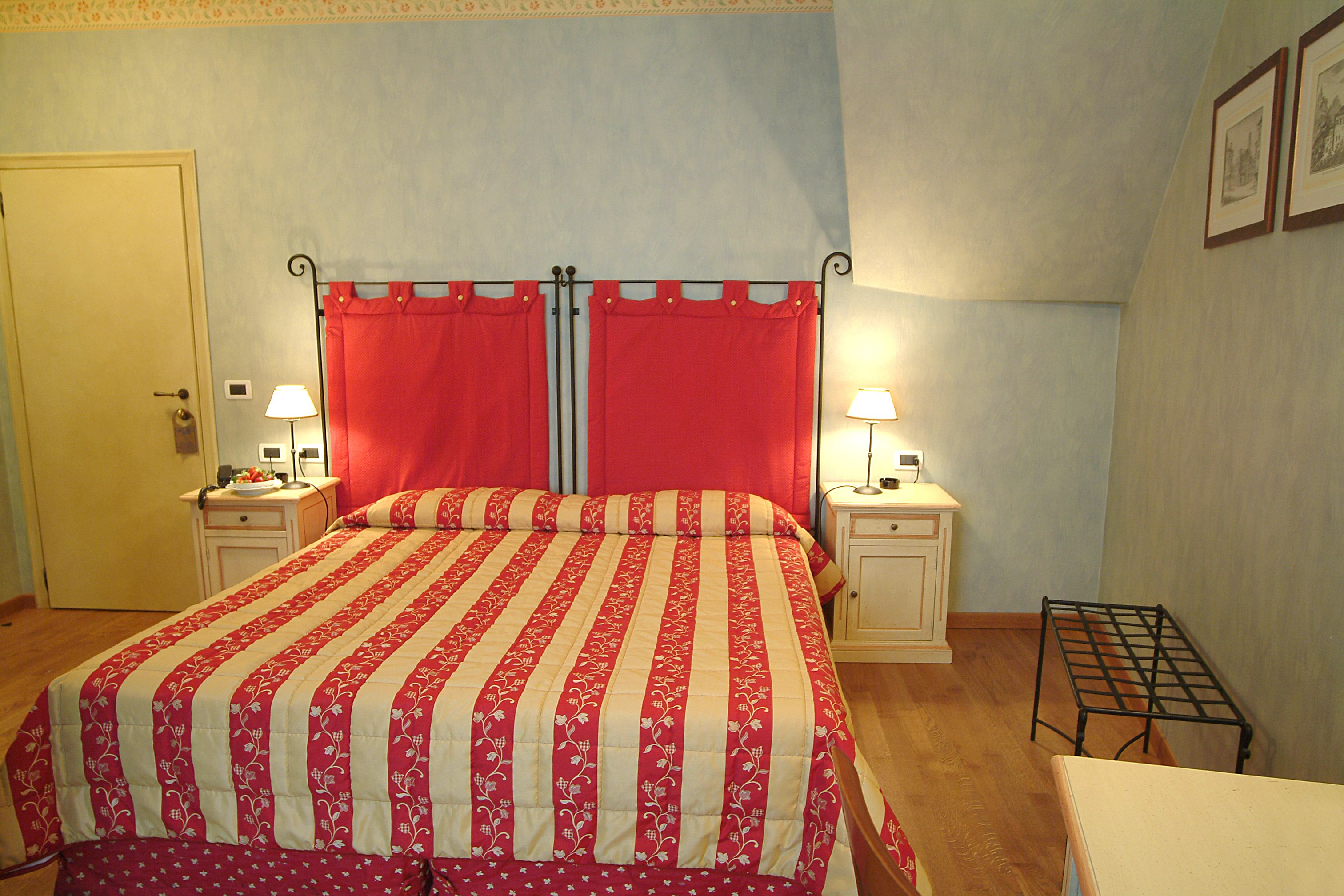 1 bedroom, premium bedding, down duvets, minibar