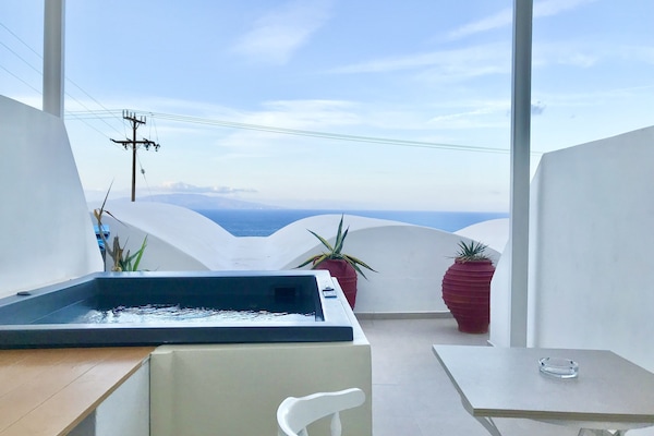 Maisonette (Seasonal Hot Tub) | Jetted bathtub
