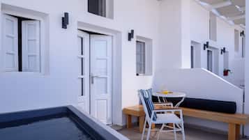 Two-Bedroom Apartment Partial Sea view & Seasonal Hot Tub | Eigener Whirlpool