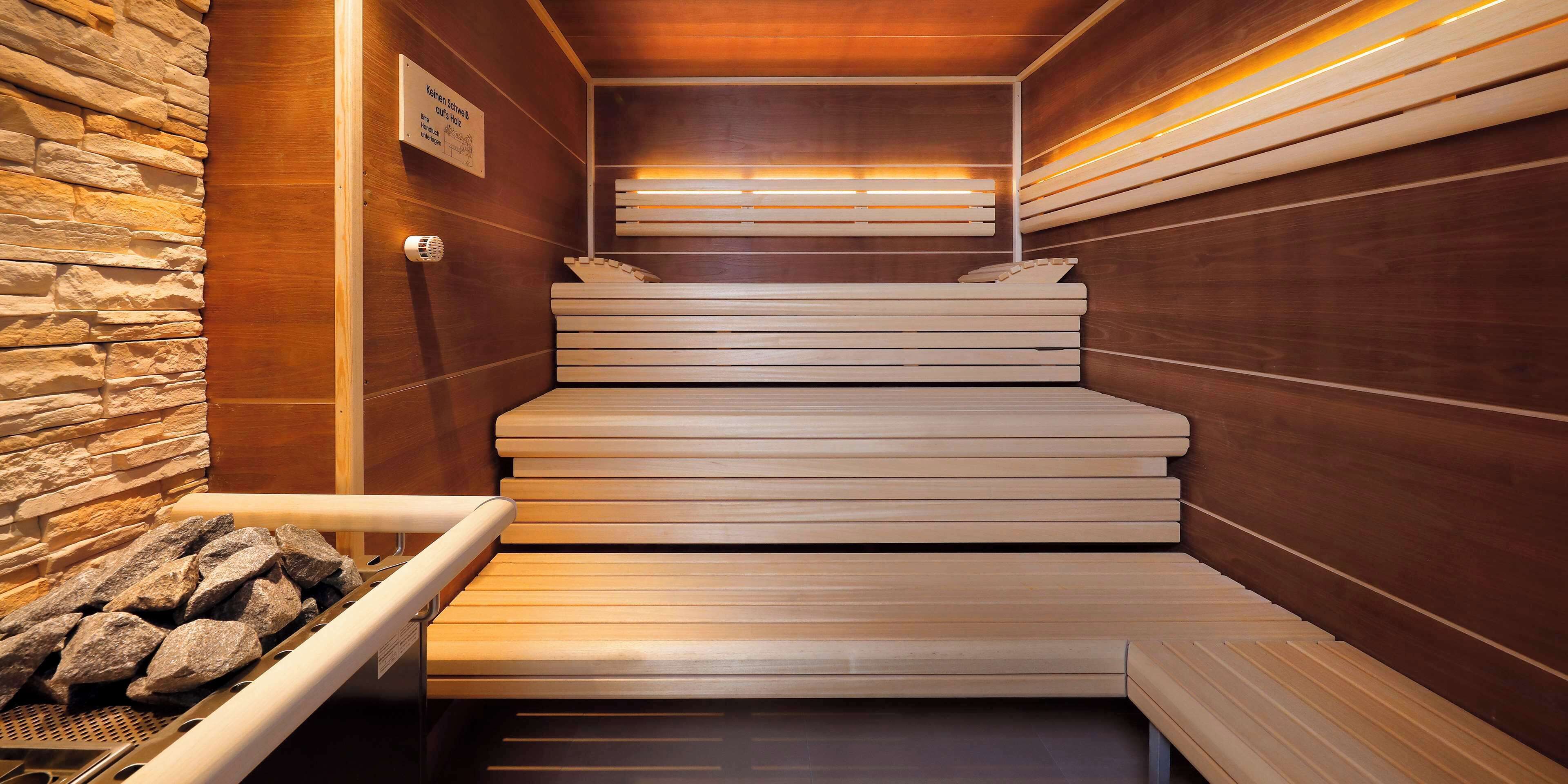 sauna, 1 treatment room