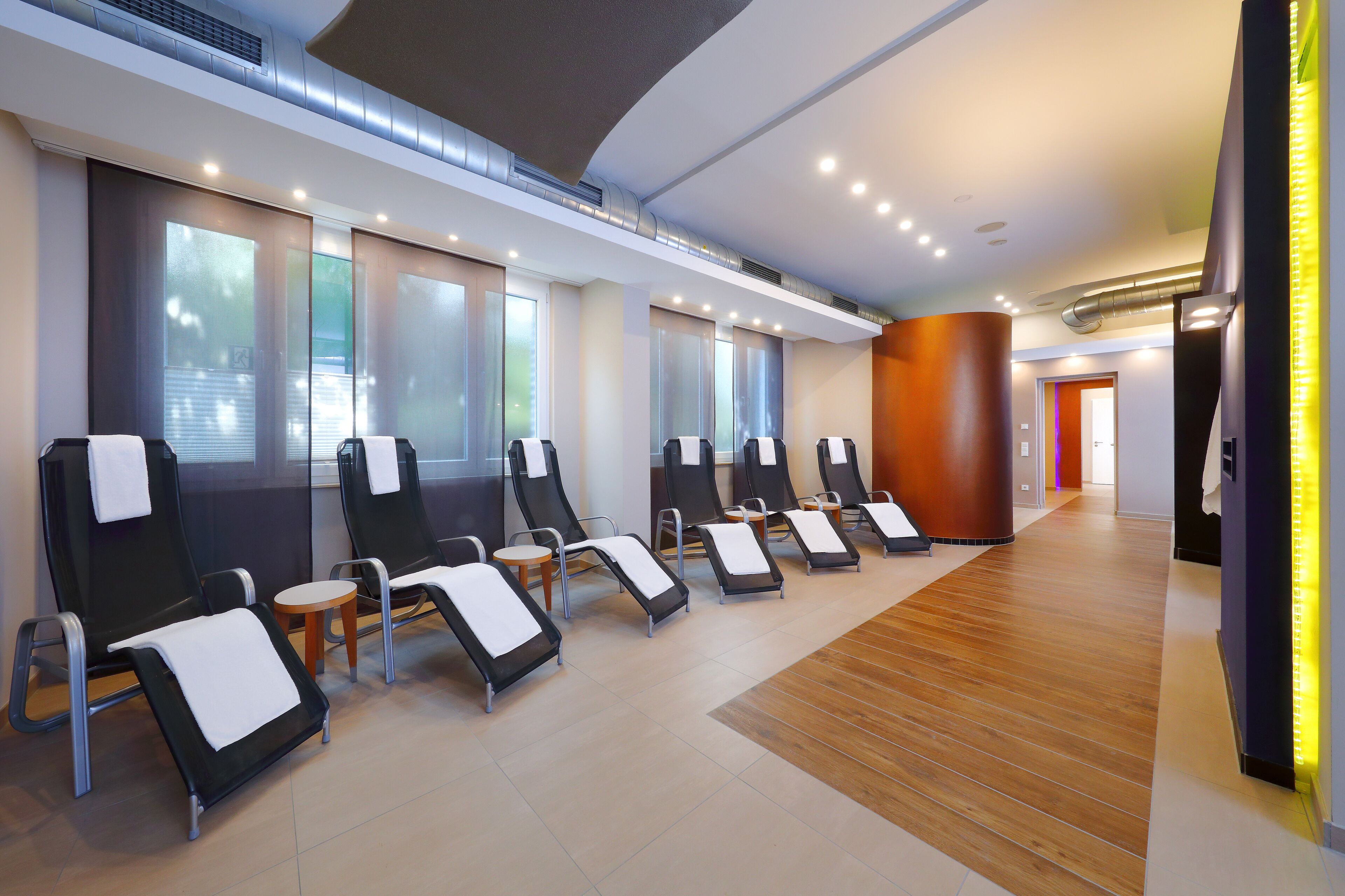 Sauna, 1 treatment room