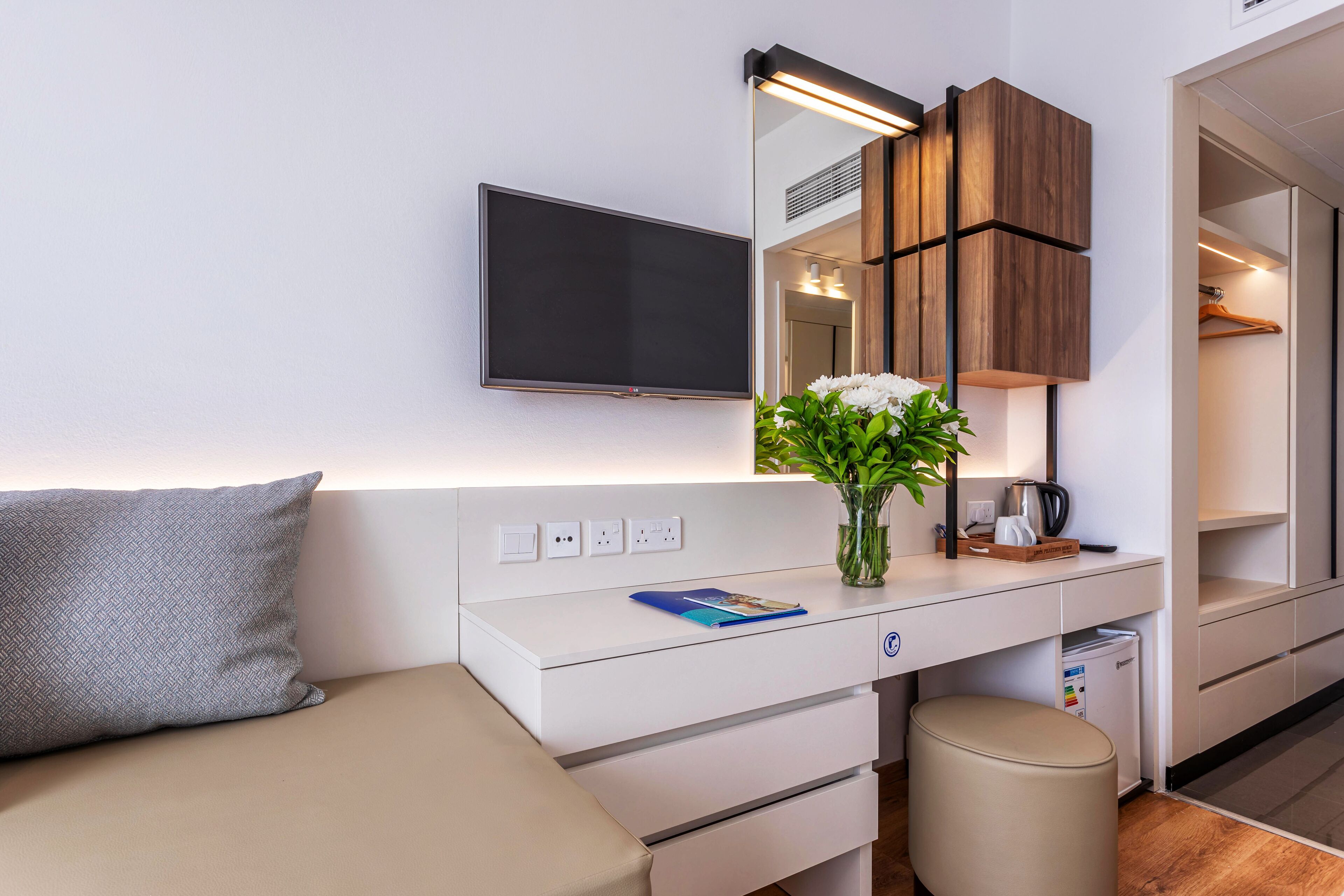 1 bedroom, in-room safe, desk, free cots/infant beds