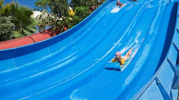 Máng trượt nước