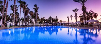 Louis Phaethon Beach