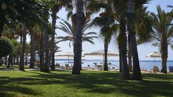 Beach nearby, sun loungers, beach umbrellas, beach towels