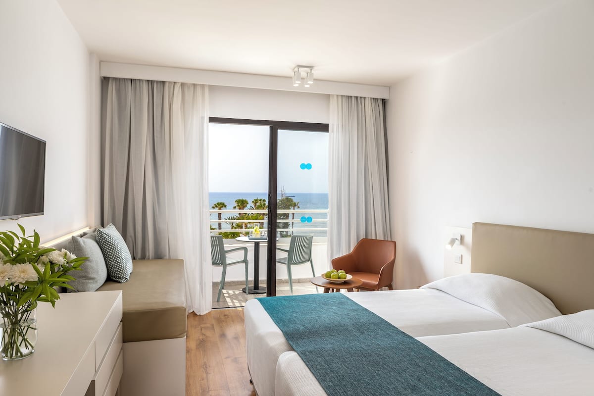 Chambre Double ou avec lits jumeaux, vue mer | 1 chambre, coffres-forts dans les chambres, bureau, lits bébé (gratuits)