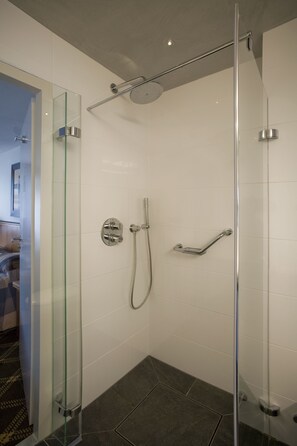 Free toiletries, hair dryer, towels - Van Der Valk Hotel Stein - Urmond (Urmond)