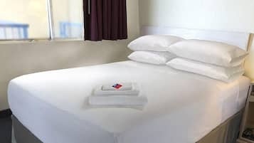 Cortinas blackout, tabla de planchar con plancha y wifi gratis