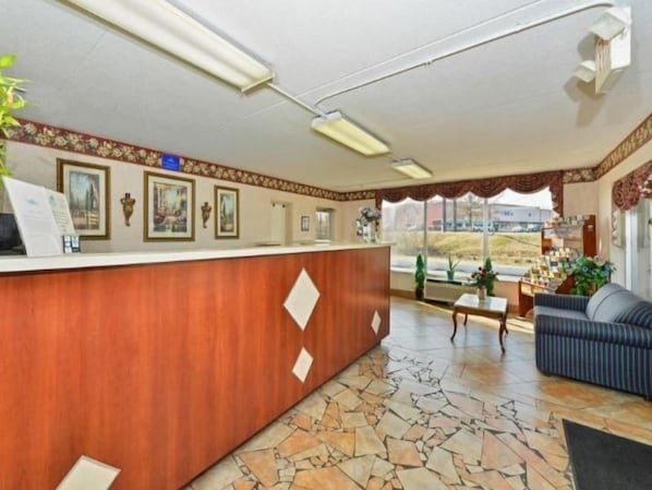 Lobby - Americas Best Value Inn Suites Knoxville North (Knoxville)