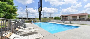 Americas Best Value Inn Suites Knoxville North
