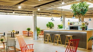 Bar (on property) - Hotel Mar Azul y Surf (Suances)