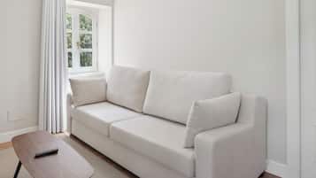 Habitación superior | Edredones de plumas, caja fuerte, escritorio