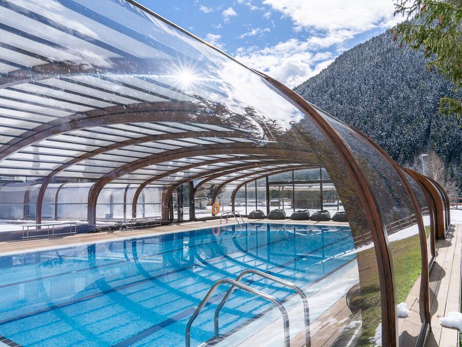 Indoor pool, outdoor pool