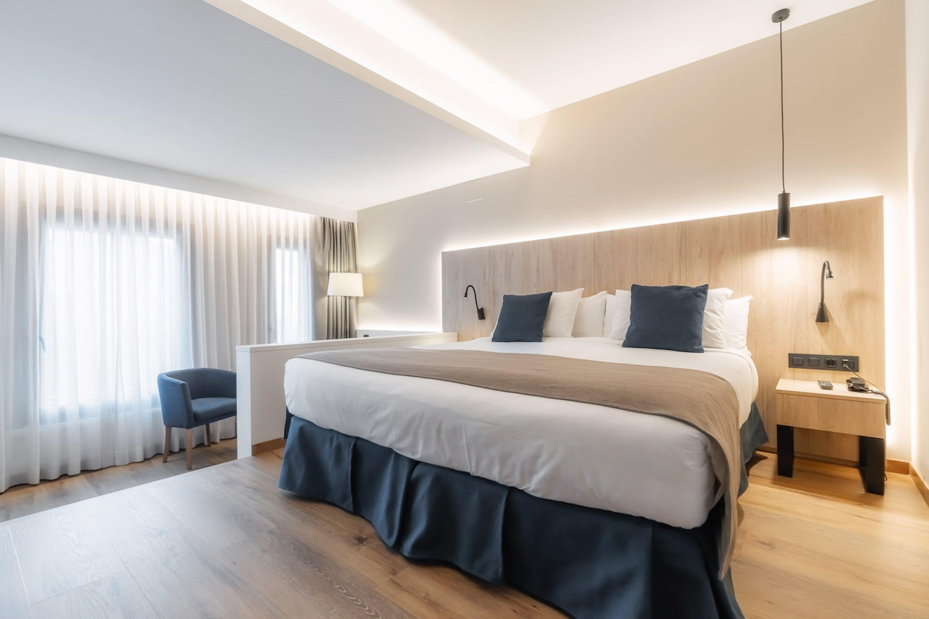 Comfort Room | In-room safe, desk, blackout drapes, soundproofing