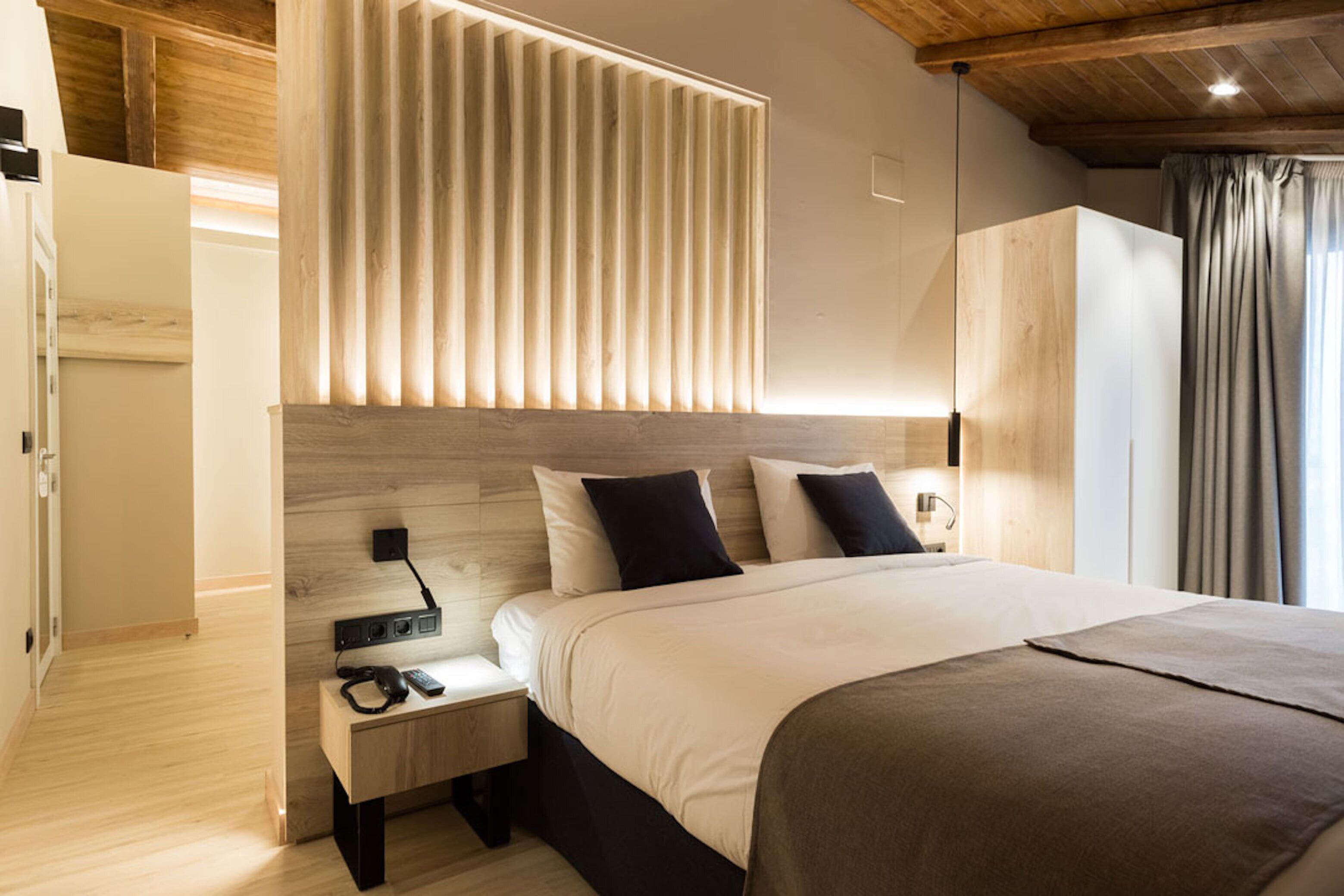 luxury suite | 1 bedroom, in-room safe, desk, blackout curtains