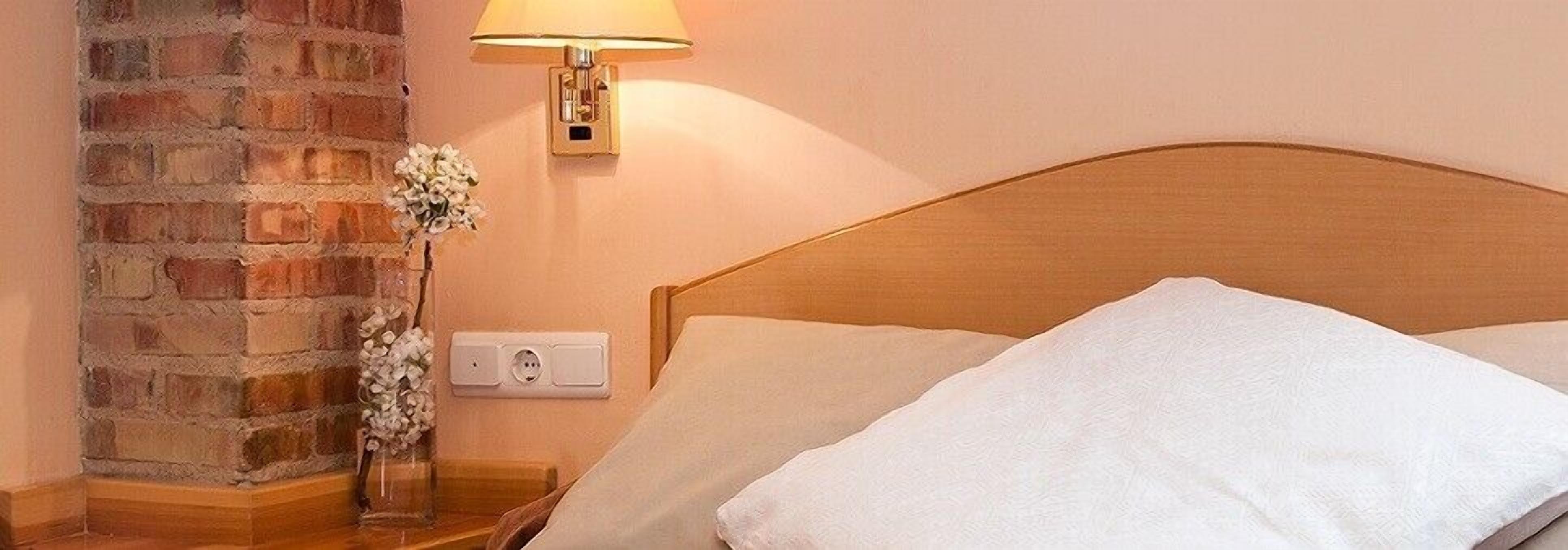 double room, 1 double bed | desk, laptop workspace, soundproofing, free wifi