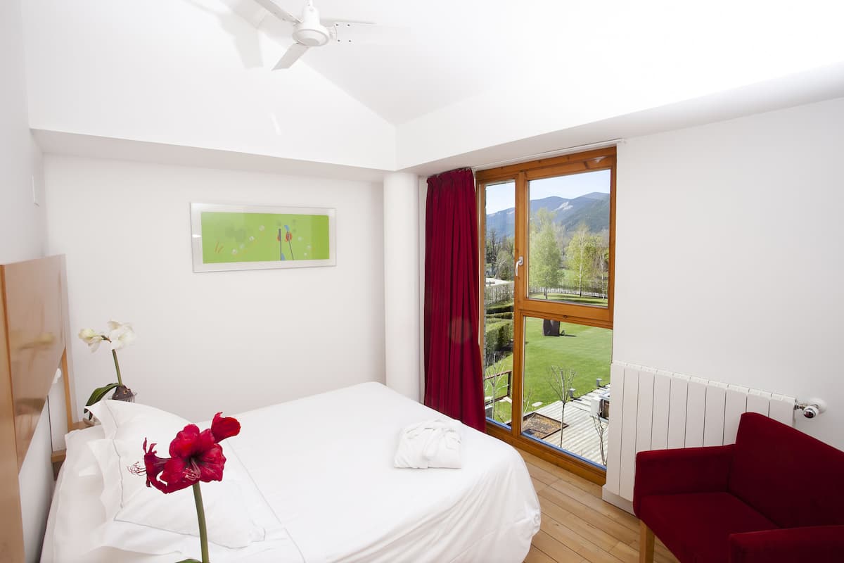 Einzelzimmer | Bettwäsche aus ägyptischer Baumwolle, hochwertige Bettwaren, Minibar
