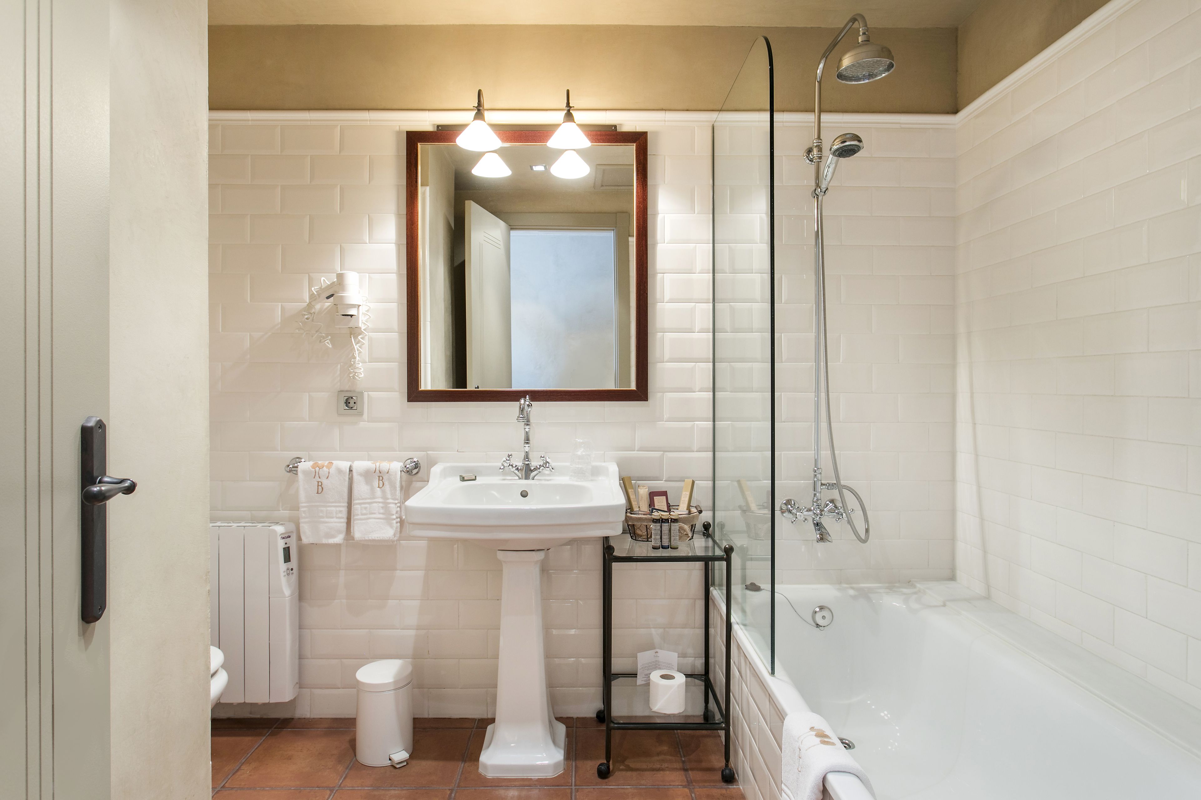 2 bedrooms, in-room safe, desk, laptop workspace