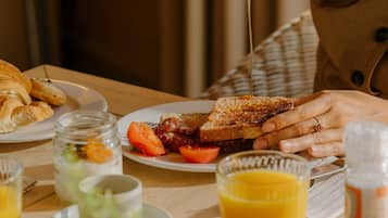 Petit déjeuner buffet servi tous les jours en supplément