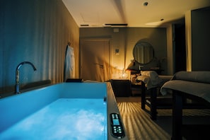 Een Turks bad/hammam, lichaamsbehandelingen, zwangerschapsmassages