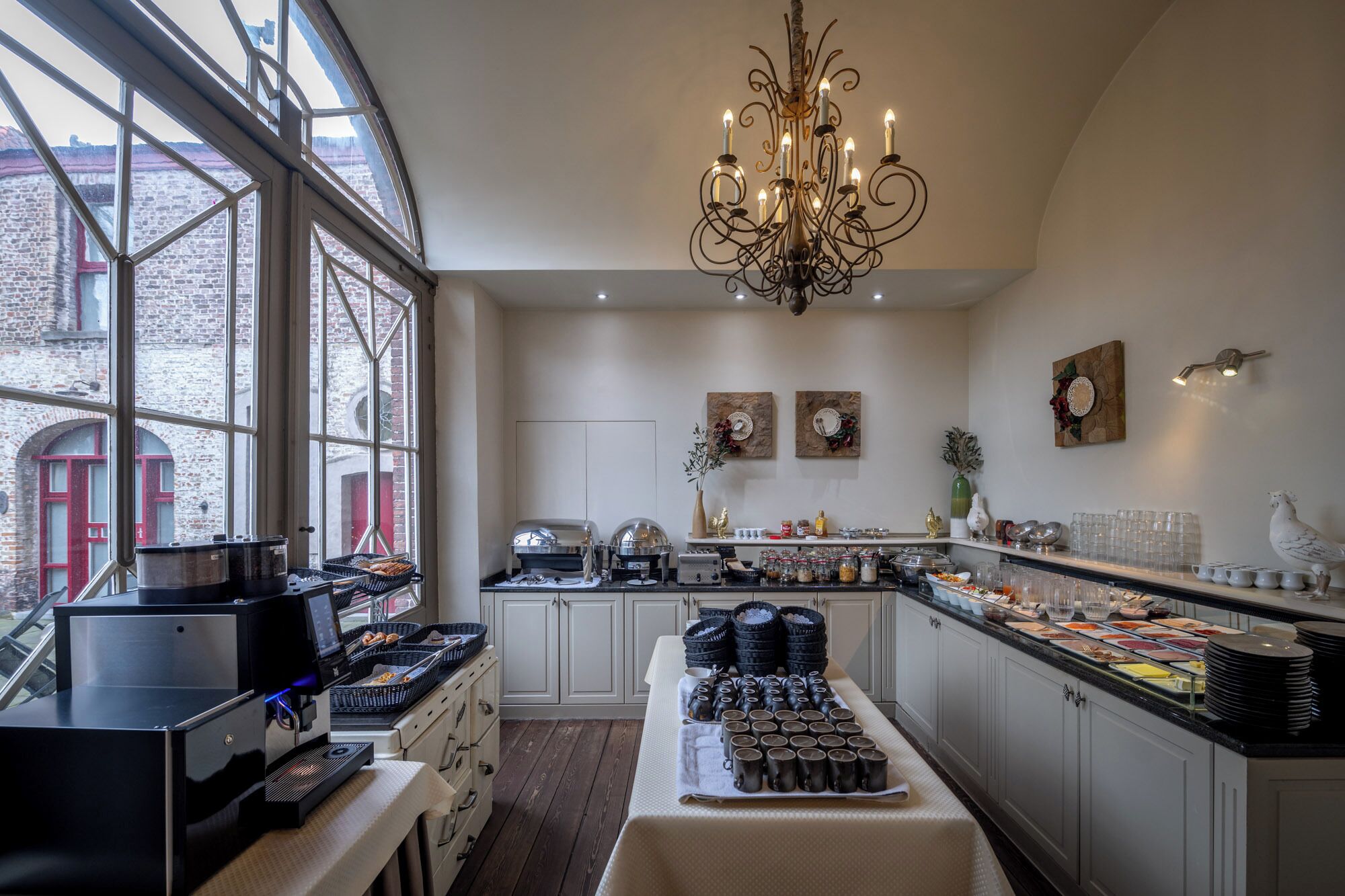 daily buffet breakfast (eur 20 per person)