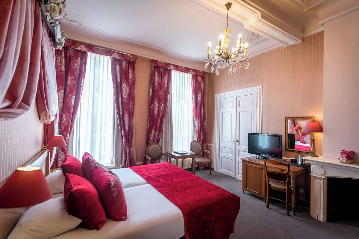 Quarto luxo | 1 quarto, roupas de cama premium, frigobar, cofres nos quartos