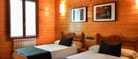 Bureau, chambres insonorisées, Wi-Fi gratuit, draps fournis