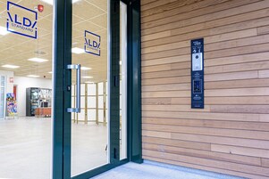 Entrada al alojamiento