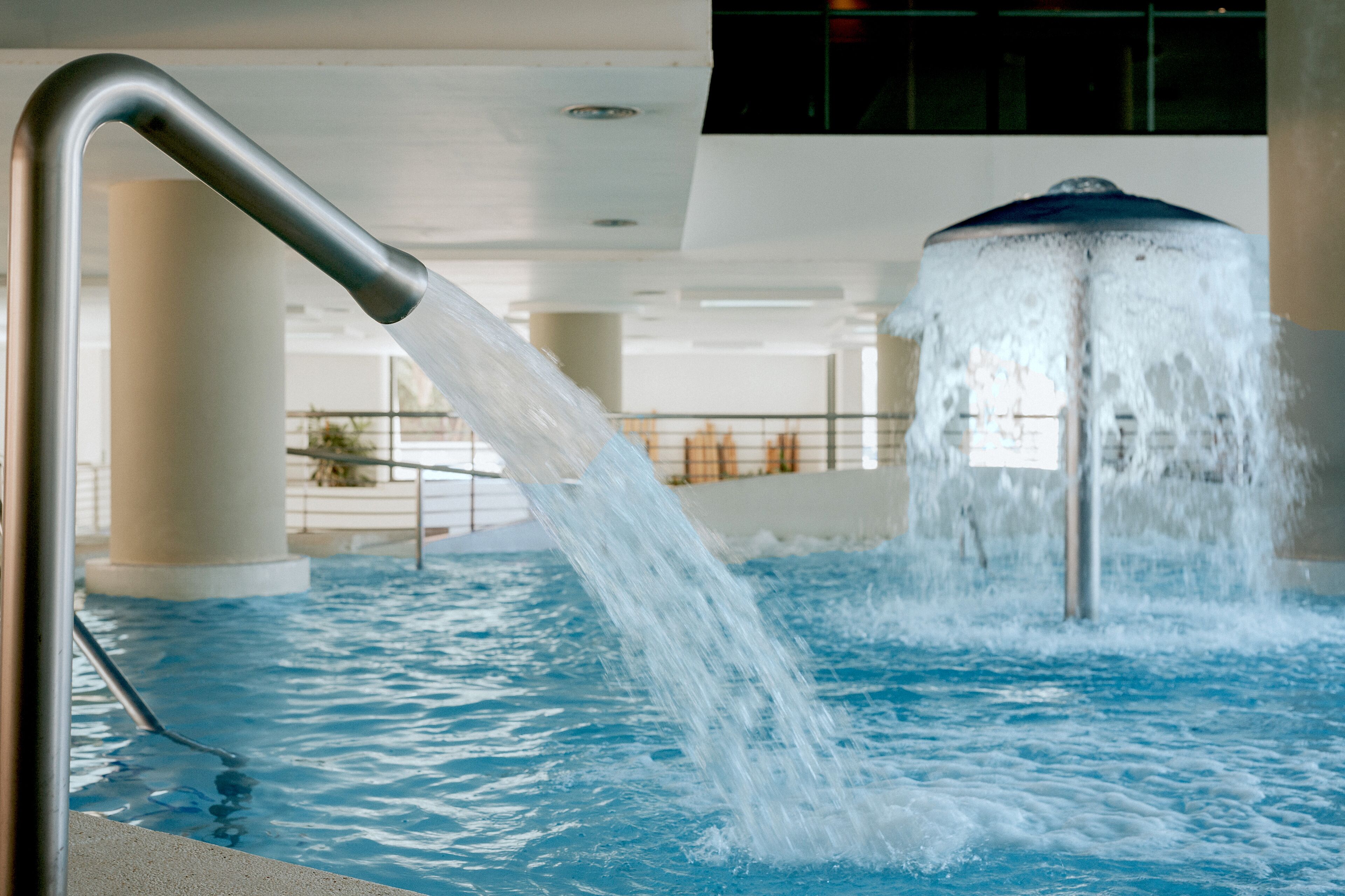 Parihoitohuone(ita), sauna, poreallas, höyrysauna, vartalohoitoja