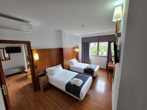 Individually furnished, desk, iron/ironing board, free WiFi - Hotel Saylu (Granada)