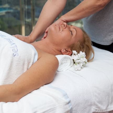 Couples treatment room(s), sauna, hot tub, steam room, body treatments