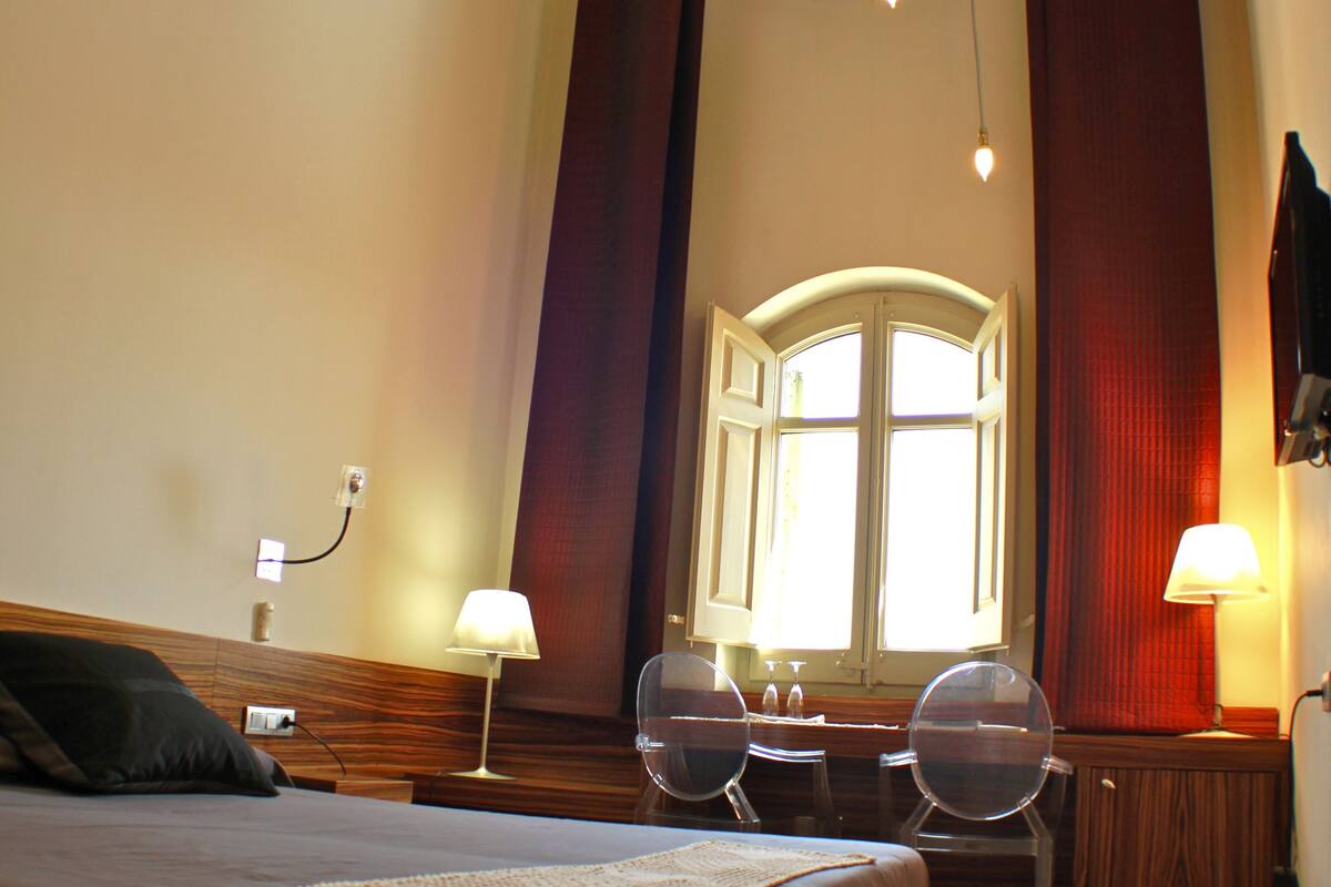 minibar, in-room safe, desk, soundproofing