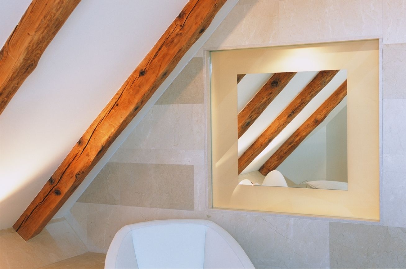 superior double room, 1 queen bed | minibar, in-room safe, desk, soundproofing