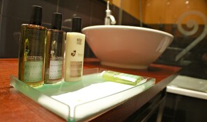 Single Room | Bathroom