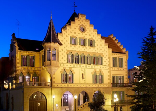 Front of property - Rusticae Hotel Sant Roc (Solsona)