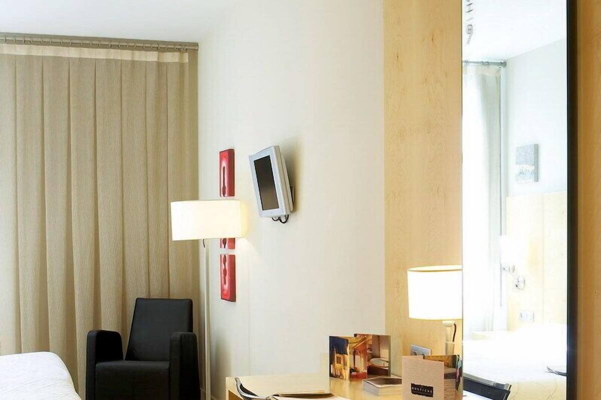Phòng đơn | Minibar, két bảo mật tại phòng, bàn, phòng cách âm 