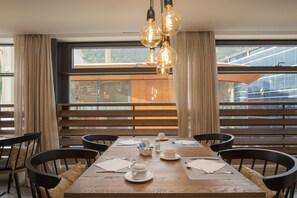 Dinner served, local cuisine - Yomo Centric (Andorra la Vella)