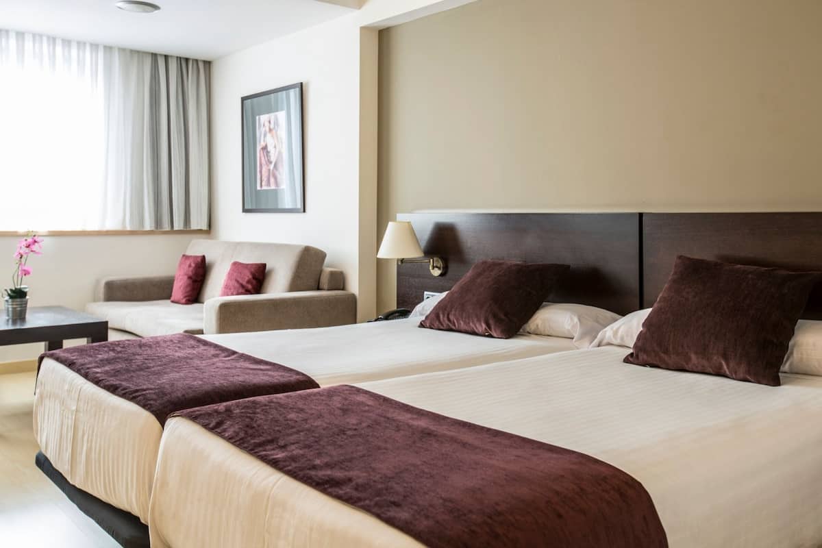 Down comforters, minibar, in-room safe, desk