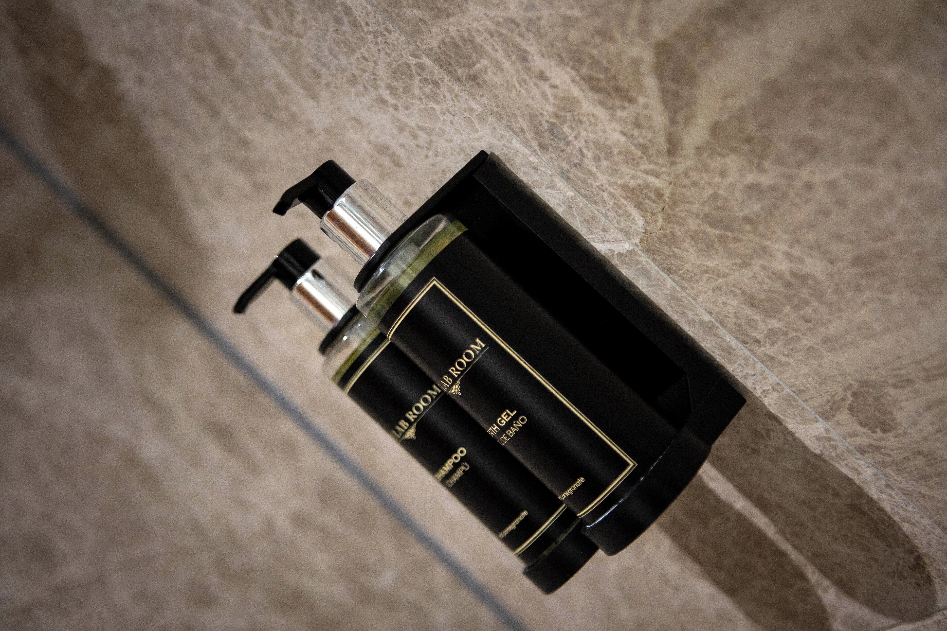 shower, free toiletries, hair dryer, bidet