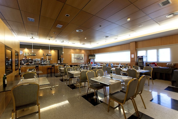 Daily buffet breakfast (EUR 11 per person)